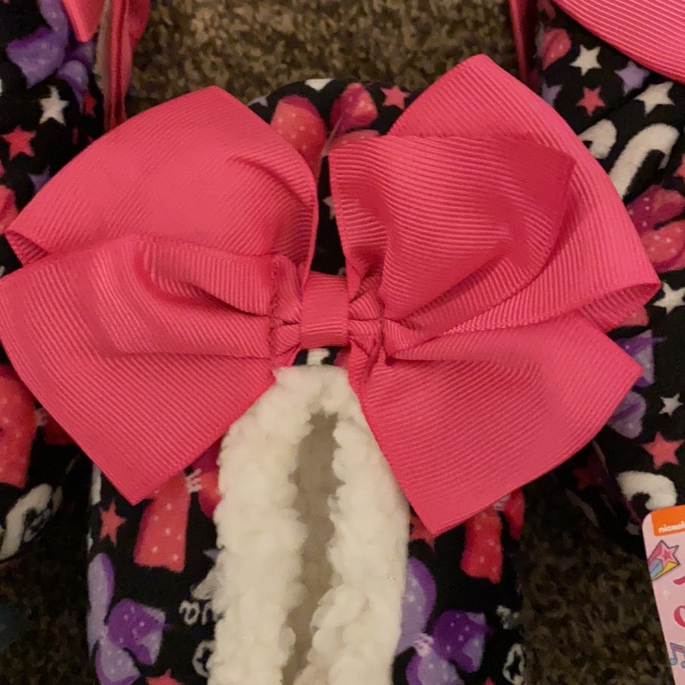 3 of the Jojo Siwa Fuzzy Babba Slipper Socks - Picture 5 of 5